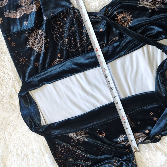 Blackmilk Harry Potter Magic Sky Velvet Swan Kimono - Picture 14 of 15